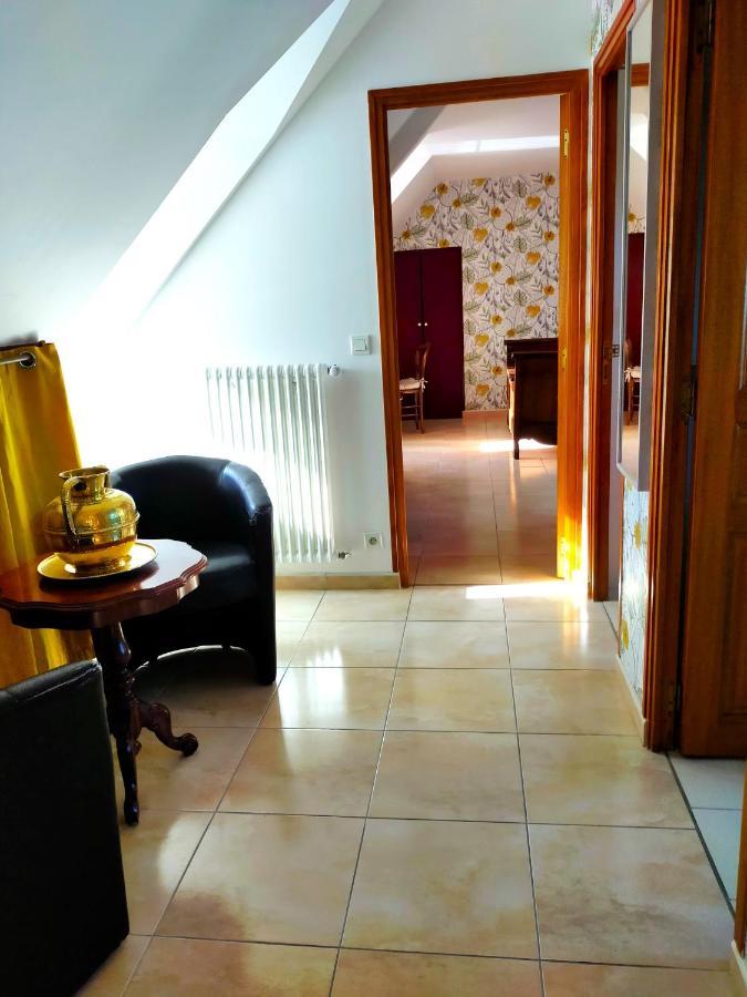 Petit Châtelet bis Hirel Buitenkant foto