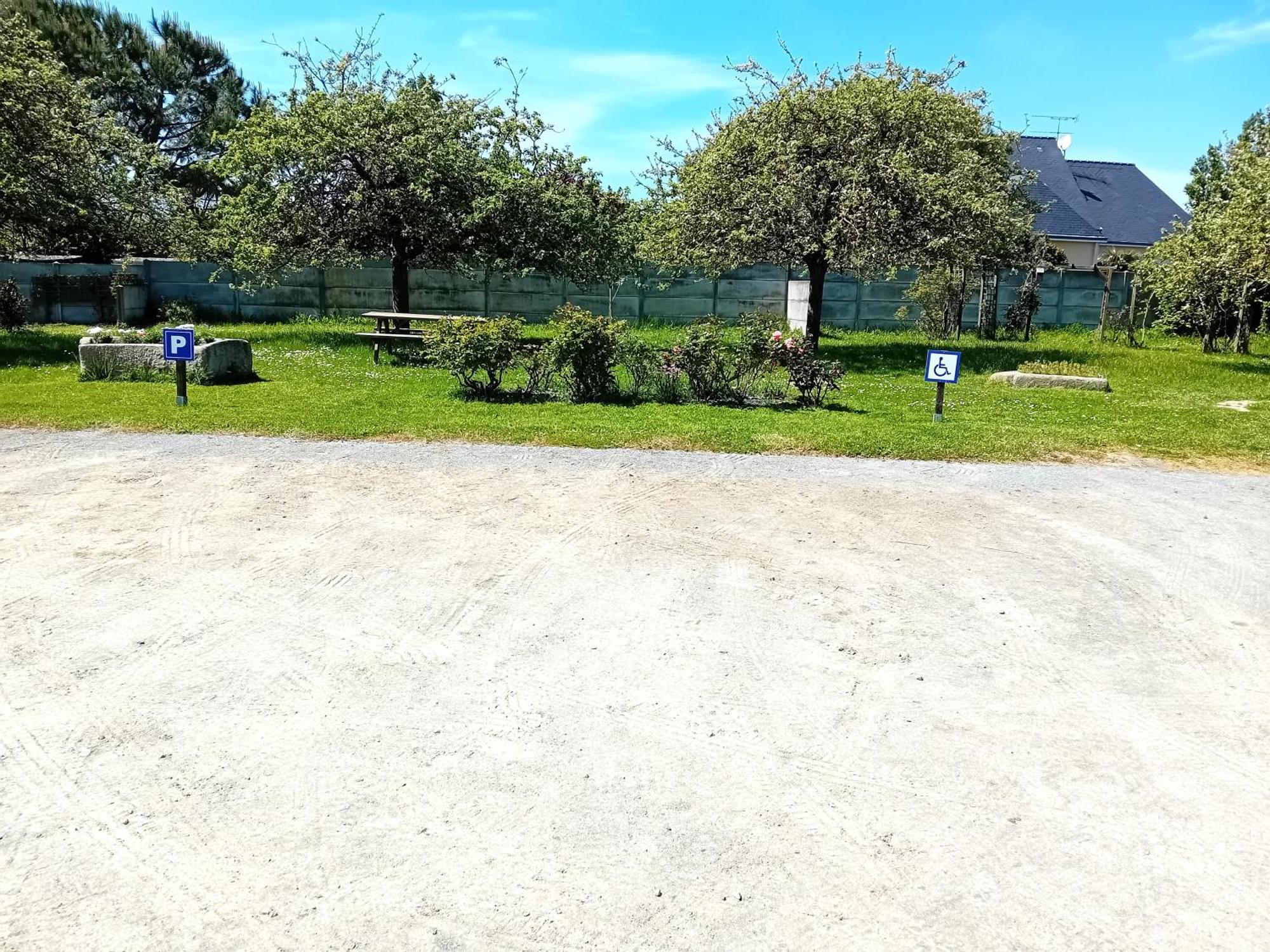 Petit Châtelet bis Hirel Buitenkant foto