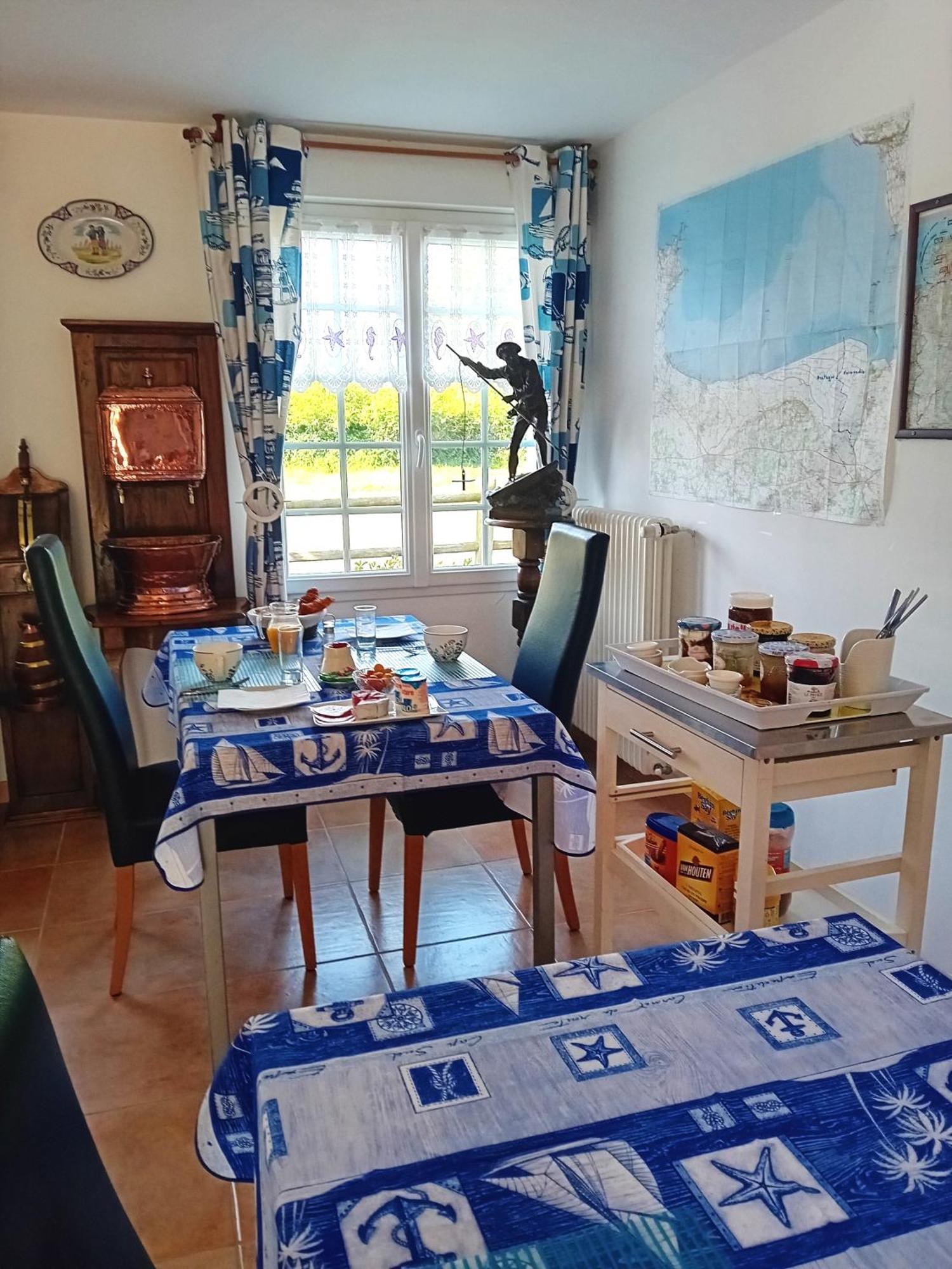 Petit Châtelet bis Hirel Buitenkant foto